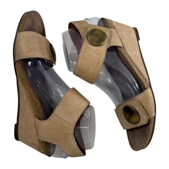 Taos Carousel 3 Comfort wedge sandals tan leather Women size 39‎ US 8.5 open toe - Picture 8 of 12